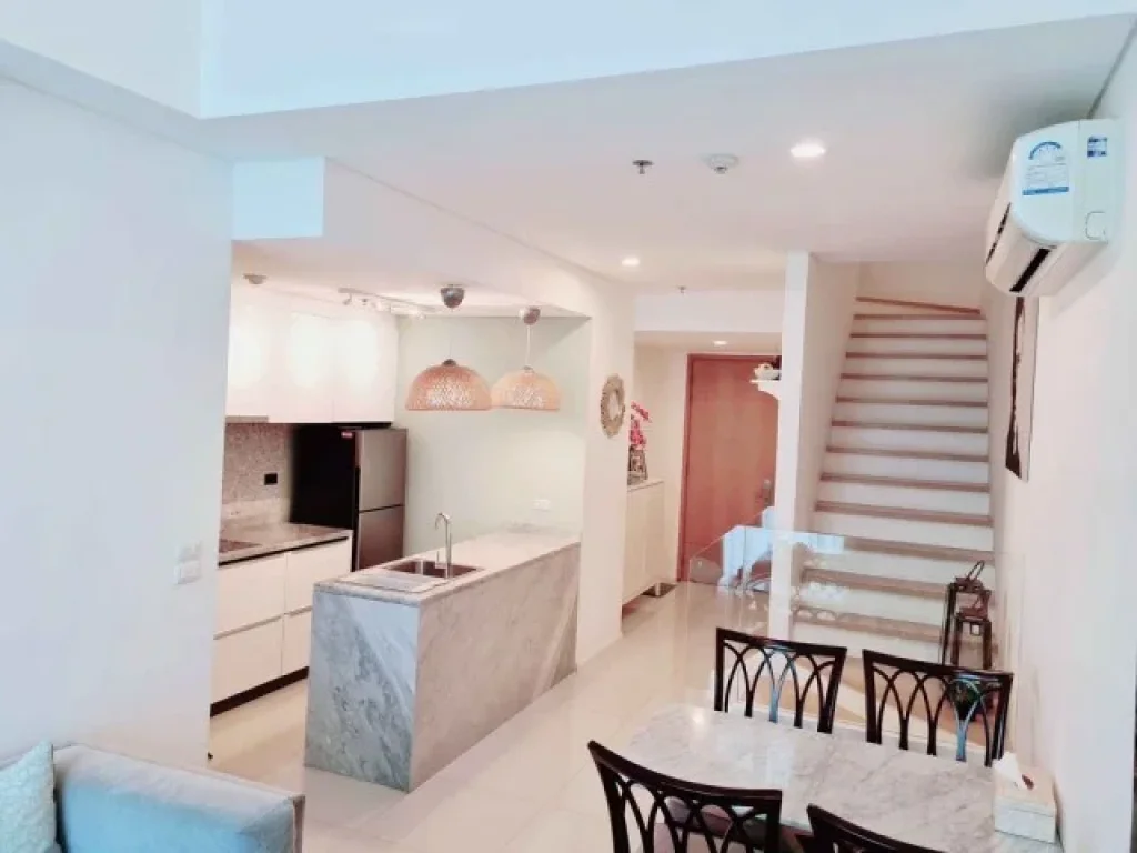 code3682 villa asoke Spacious Two bed duplex asoke below market price Only 160m to MRT petcheburi