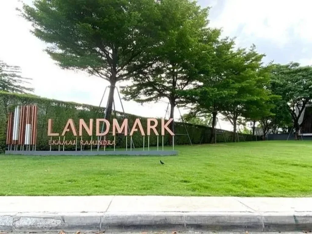 ให้เช่าทาวน์โฮม 3 ชั้น พื้นที่ 21ตารางวา โครงการ The Landmark เอกมัย รามอินทรา ถนน สุคนธสวัสดิ์ ซอย25