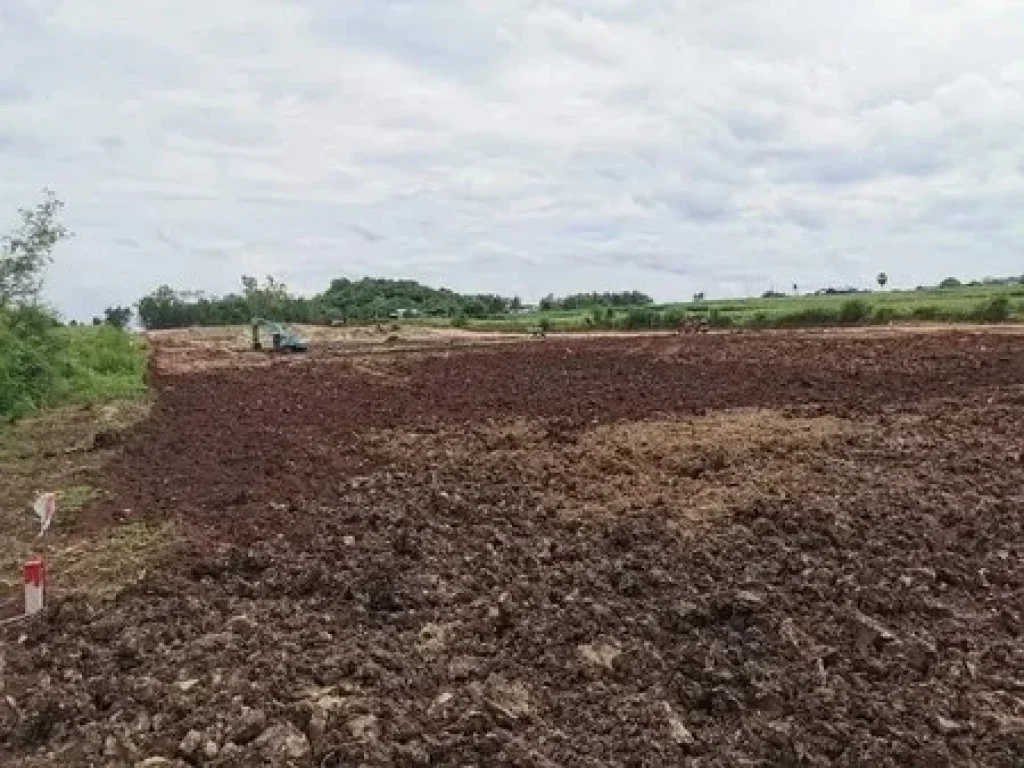 ขายที่ดินเปล่า 18 ไร่ ติดลำคลอง วิวภูเขา มีน้ำไฟเข้าถึง ชัยบาดาล ลพบุรี