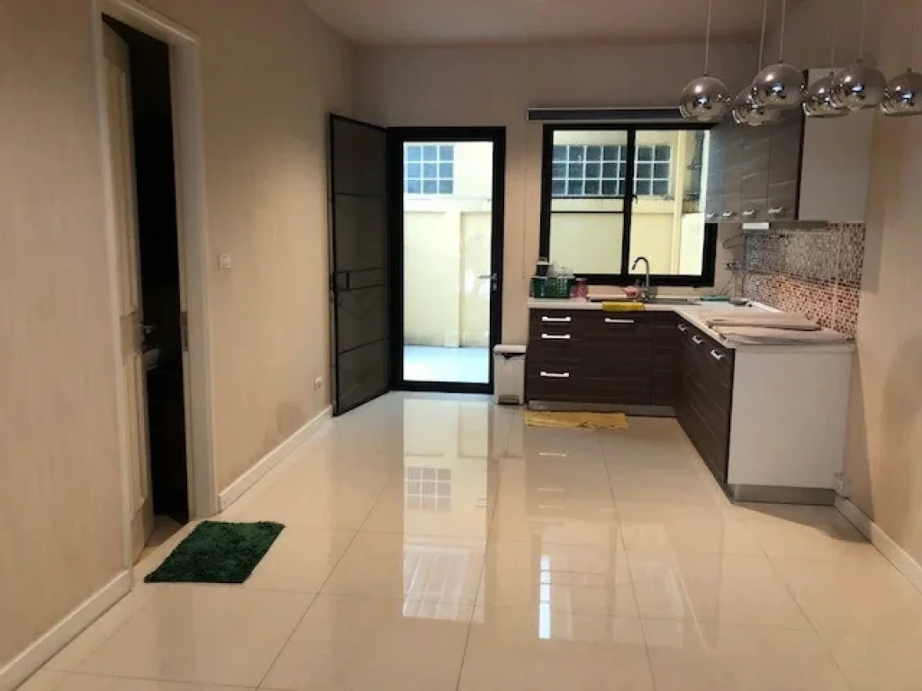 New Townhome in the city near sathorn  Sathupradit 4 stories 19 M baht