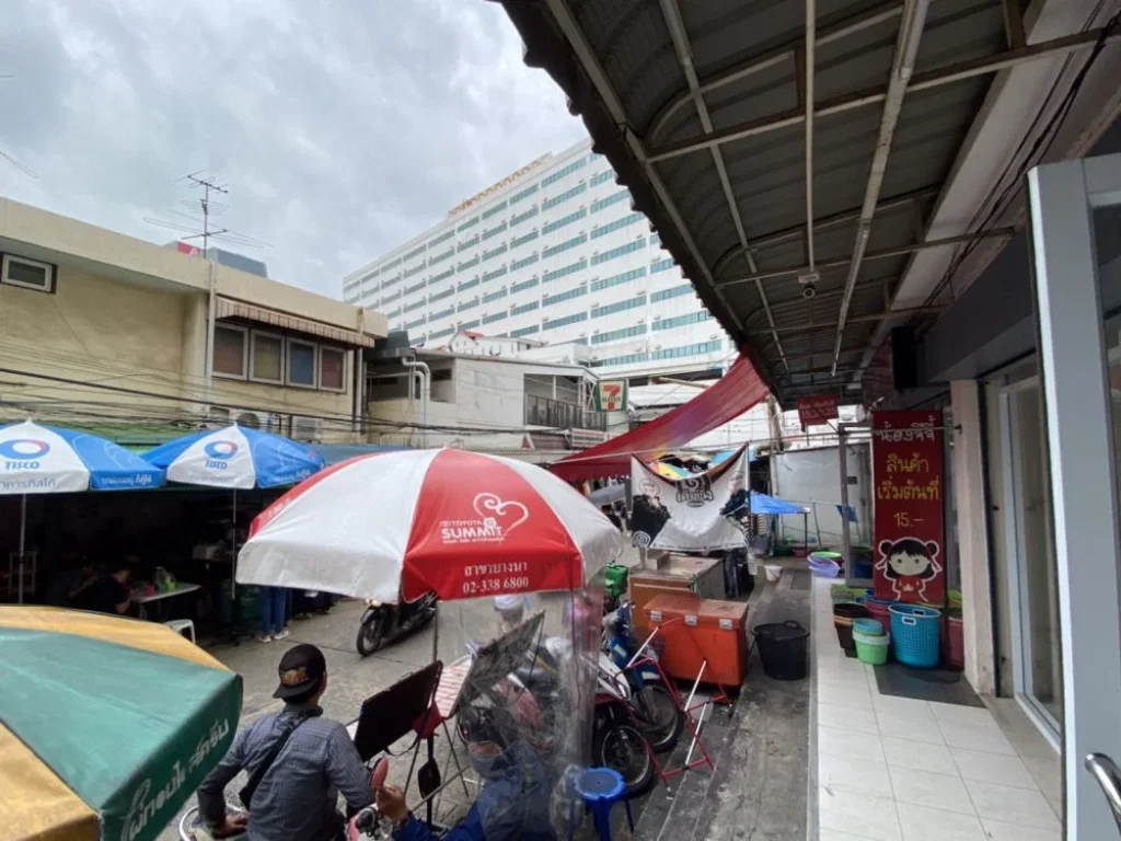 เซ้ง ร้านขายยาฟาร์มาแล็บหลังฟอร์จูนทาวน์ พร้อมยาในร้าน