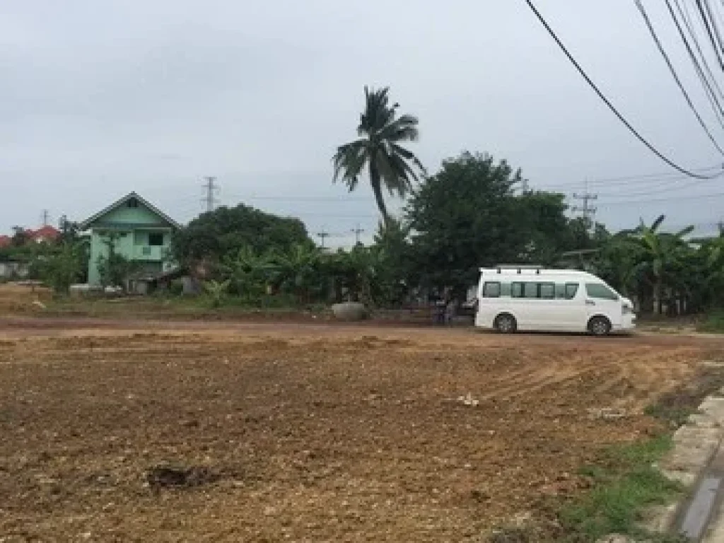 ขายที่ดินถมเรียบร้อยแล้ว หน้าโรงเรียนสิรินธรราชวิทยาลัย ติดถนนยิงเป้าใต้ เข้าซอย 200 เมตร หน้ากว้างติดถนน 60 เมตร