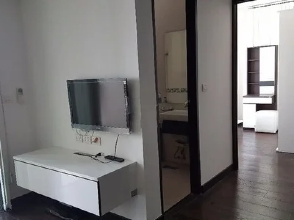 Room for rent at Ideo Q Phayathai 1 bedroom 45 sqm on 36th floor Fully furnished