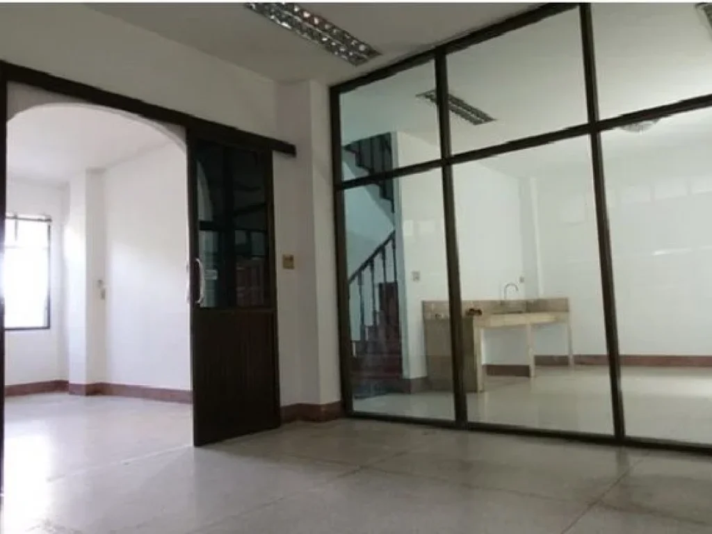 OFR00125Office For Rent ทาวน์โฮม ออฟฟิส ซอยเสนานิคม 1 แยก7 35000 THBmonth