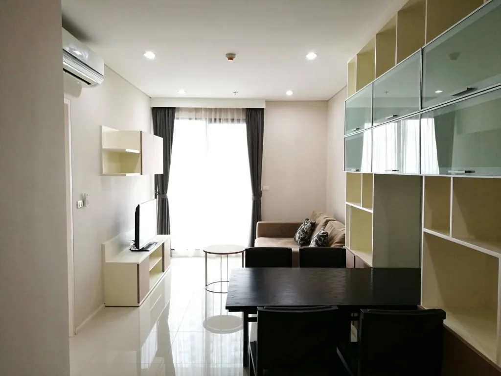 ให้เช่า คอนโด Villa Asoke แบบ 1 ห้องนอน พื้นที่กว้าง เพียง 2-3 นาทีจาก MRT เพชรบุรี For Rent Beautiful and Nicely Furnished 1 Bed at Villa Asoke