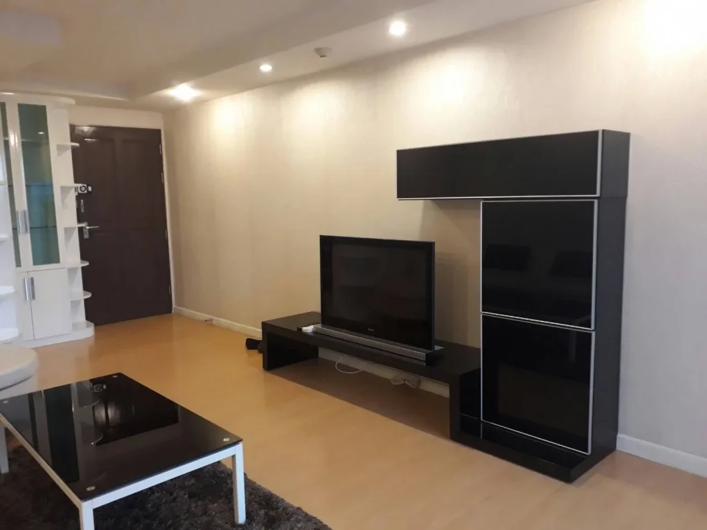 เช่าด่วน คอนโด Zenith Place สุขุมวิท 42 แบบ 2 ห้องนอน For Rent 2 Bedroom Unit at Zenith Place Sukhumvit 42