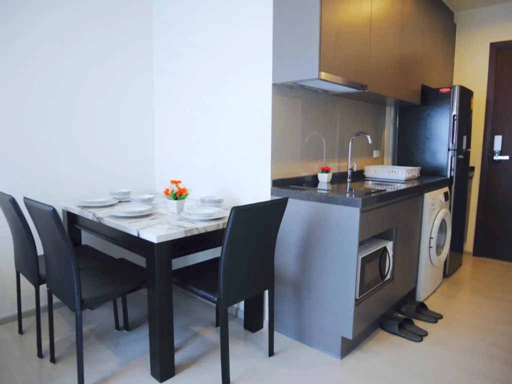 Condo for RENT 2 Bedroom 42 SqM in Asoke- Rama 9 area ONLY 29000 THB