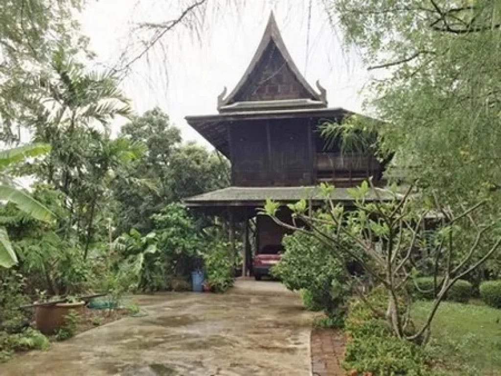 ขายบ้านสวย สไตล์บ้านเรือนไทย ติดสนามกอล์ฟรอยัล เจมส์ นครปฐม