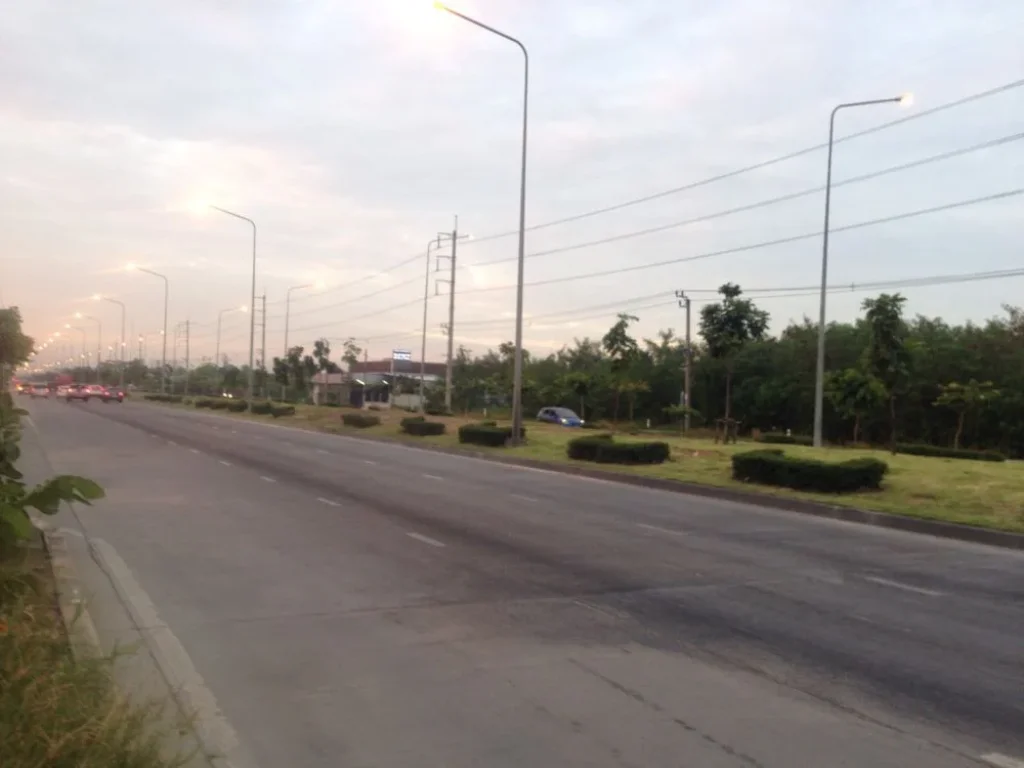 ขายที่ดินด้านหน้าติดพุทธมณฑลสาย 3 ด้านหลังติดถนนทวีวัฒนา เยื้องสนามหลวง 2