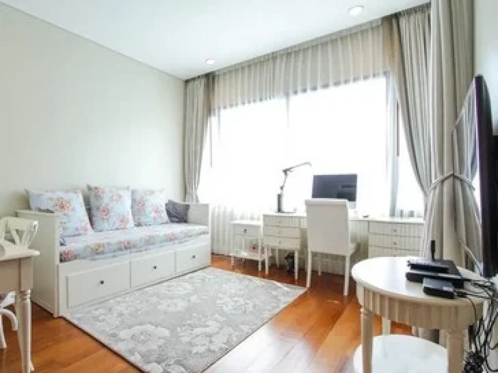 Duplex for rent at Bright Sukhumvit 24 Good location near BTS Promphong and EM District