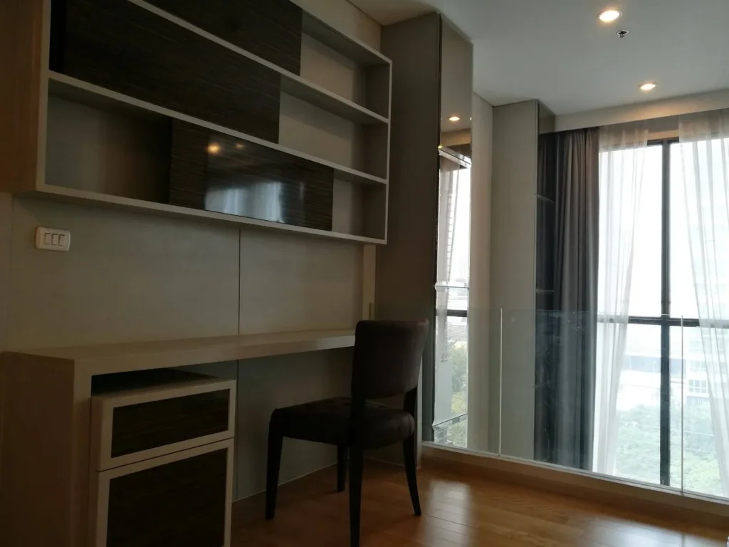 ให้เช่า คอนโด Villa Asoke แบบ Duplex 1 ห้องนอน พื้นที่กว้าง เพียง 2-3 นาทีจาก MRT เพชรบุรี For Rent A Specious Beautiful and Nicely Furnished 1