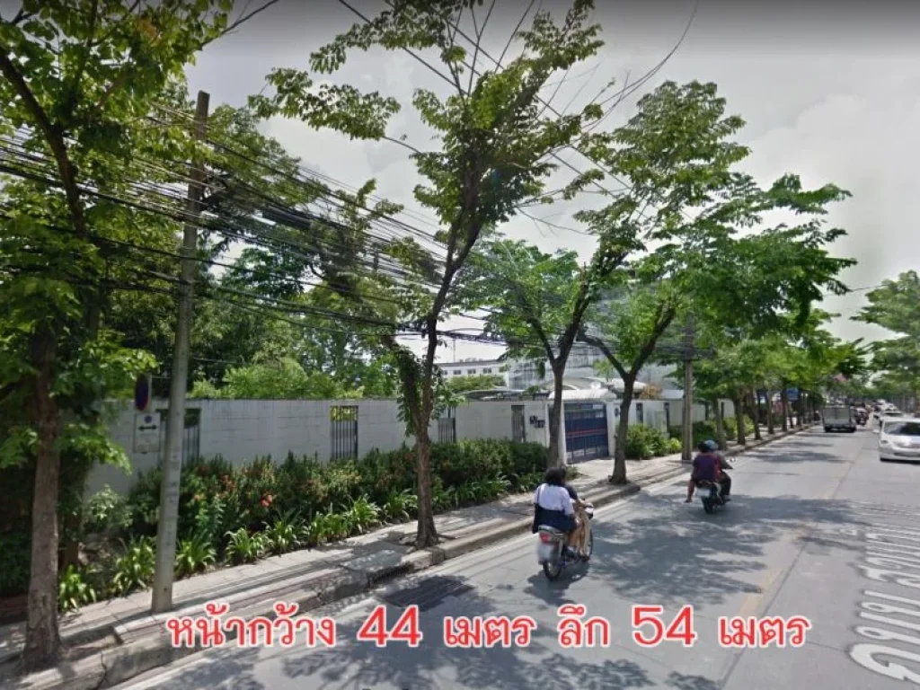 ที่ดินพร้อมสิ่งปลูกสร้าง 613 วา สุขุมวิท 1011 วชิรธรรมสาธิต 35-37