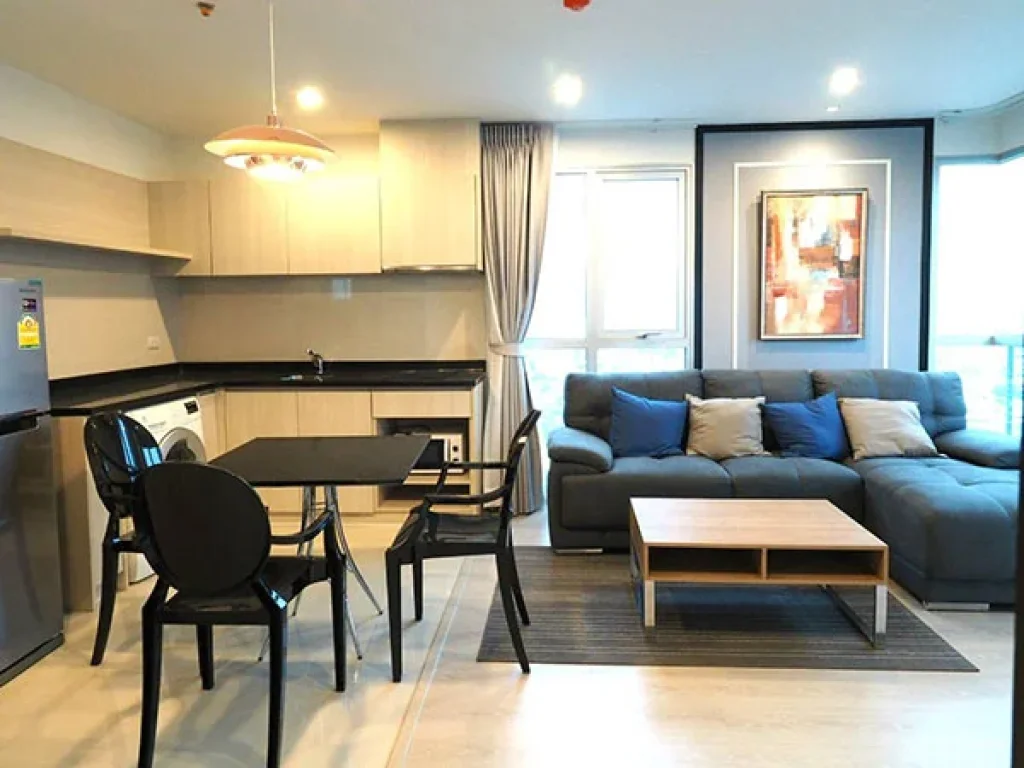 เช่าด่วน คอนโดสุดหรู แบบ 2 ห้องนอน ที่ Rhythm Sathorn- Narathiwas ใกล้ BTS ช่องนนทรี For Rent A nicely décor 2 bedroom unit available at Rhythm Sa