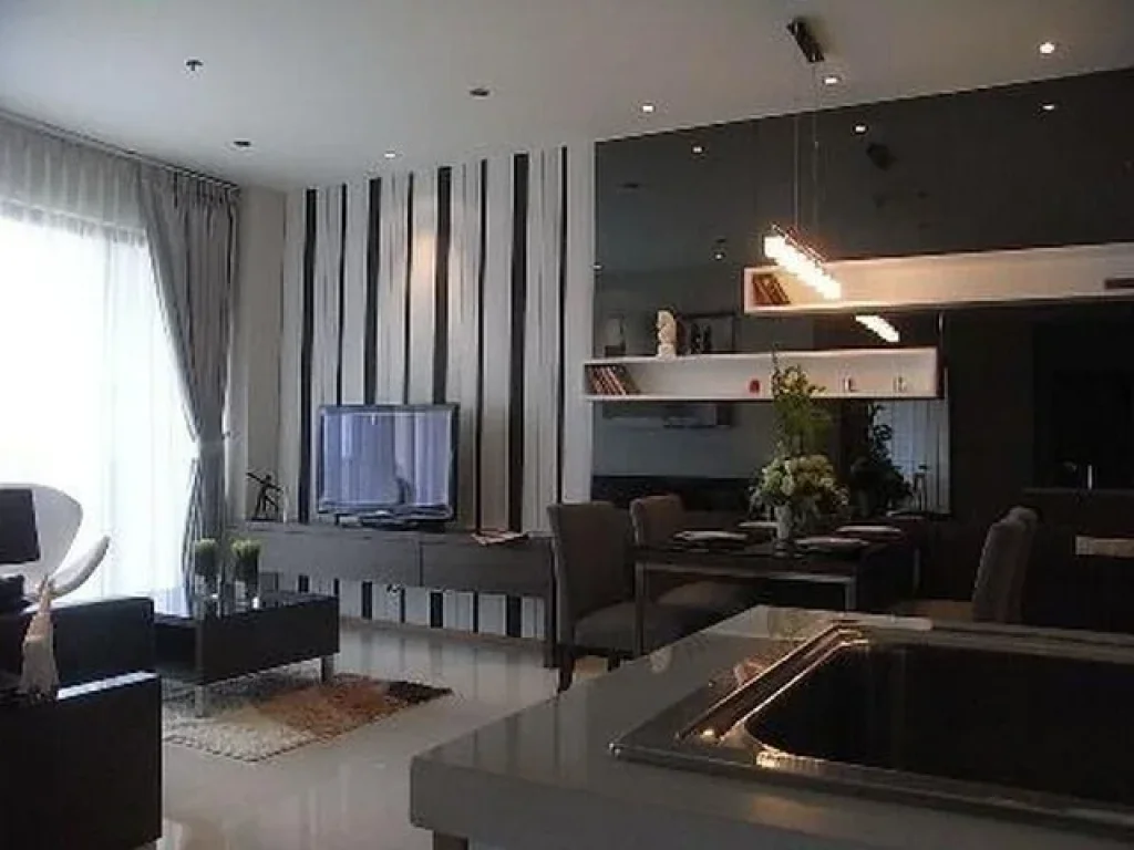 For rent condo THE EMPORIO PLACE Sukhumvit 24 near BTS Phrom Phong