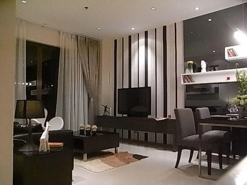 For rent condo THE EMPORIO PLACE Sukhumvit 24 near BTS Phrom Phong