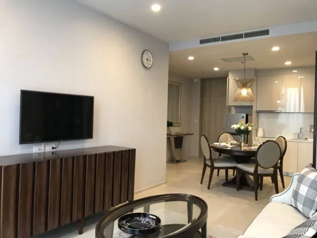 เช่าด่วน ห้องสวย พื้นที่กว้าง แบบ 1 ห้องนอน ที่ คอนโด Noble เพลินจิต For Rent A Brand New and Beautifully Decor Large 1 Bed Unit at Noble Ploench