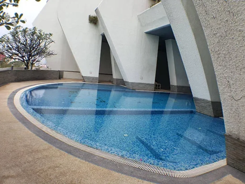 ด่วนมากกก คอนโดรอยัล นาวิน แบบ 1 ห้องนอนพื้นที่กว้างฝุดๆ Super Urgent Sale Spacious 1 Bedroom at Royal Navin