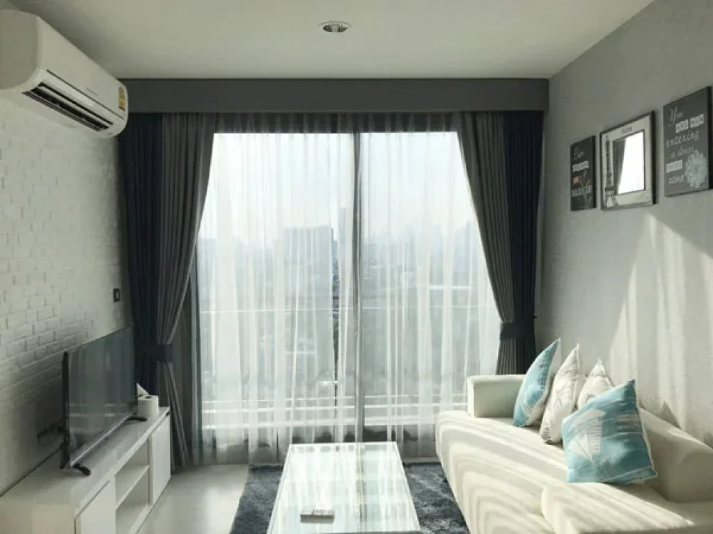 เช่าด่วน คอนโด Rhythm Sukhumvit 42 เอกมัย แบบ 1 ห้องนอน For Rent Specious 1 Bedroom Unit at Rhythm 42