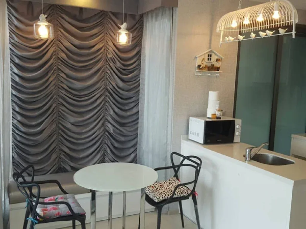 เช่าด่วน คอนโด Rhythm Sukhumvit 42 เอกมัย แบบ 1 ห้องนอน For Rent Specious 1 Bedroom Unit at Rhythm 42