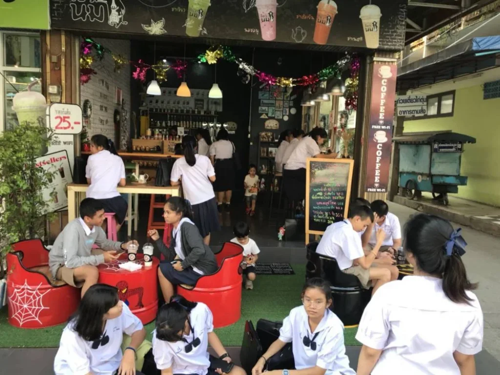 เซ้งร้าน ขนาด 40 ตรม มีห้องครัวกับห้องเก็บของ ราคา 165000 บาท