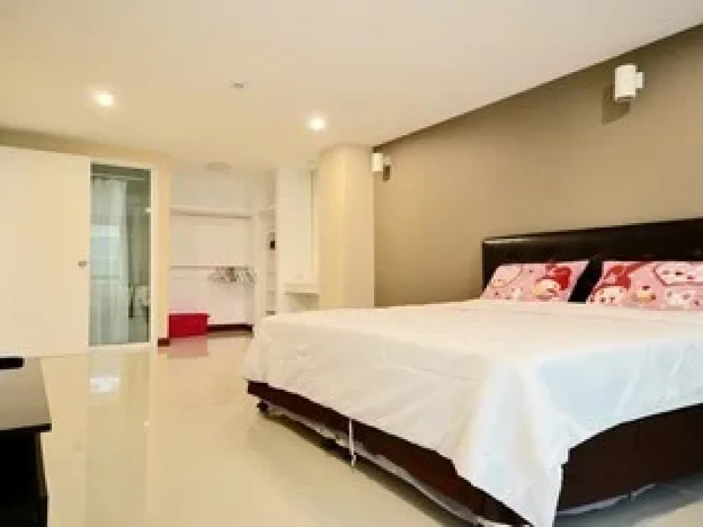 For rent The Urban Pattaya Condo 76 sq m2 1 BR 1RR the best location in Pattaya with fully furnished