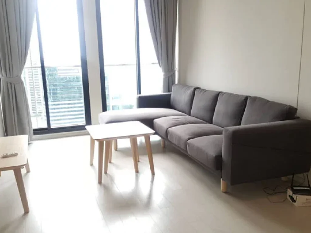 เช่าด่วน ห้องสวย พื้นที่กว้าง modern แบบ 1 ห้องนอน ที่ คอนโด Noble เพลินจิต For Rent A Modern ampamp Specious 1 Bed Unit with Amazing View at N