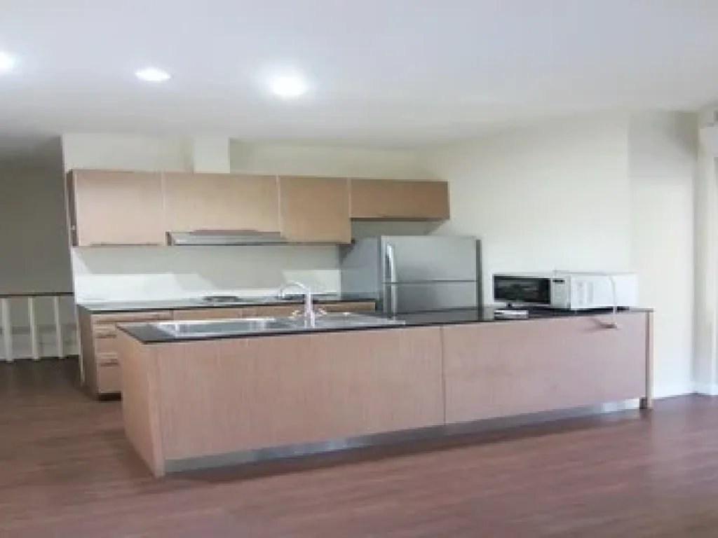 Town House For rent at Sukhumvit 5-minute walk to BTS Thonglor