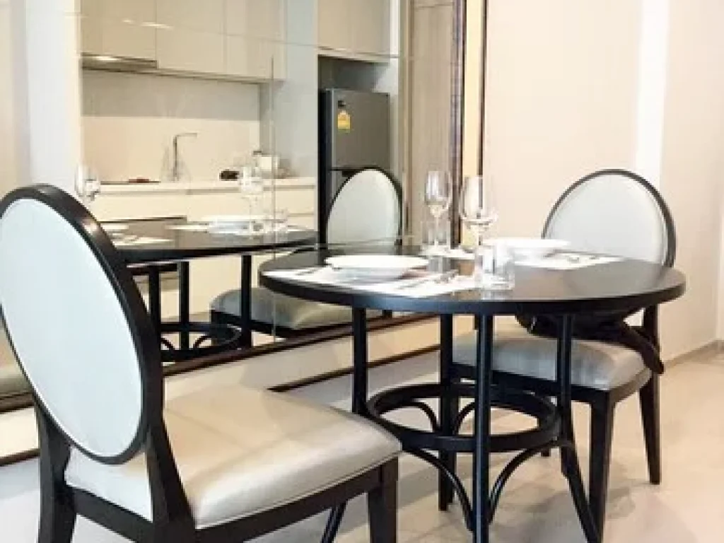 Noble Ploenchit Condo for rent BTS Ploenchit 17th floor near express way