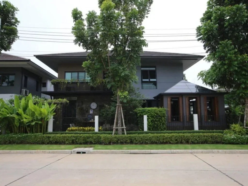 House for Sale in Krungthepthani - Ramkamheang 110 SqWah only 44 MB