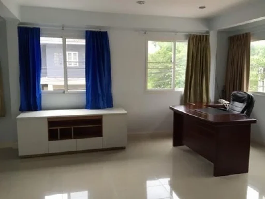 House For rent ให้เช่าบ้านเดี่ยว 3 ชั้น ย่านลาดพร้าว เข้าออกได้หลายทาง เลียบด่วนรามอินทรา ลาดพร้าว รัชดาภิเษก เกษตรนวมินทร์