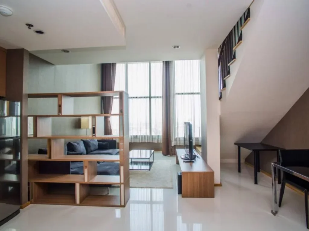 C004 Super Modern Duplex at Emporio on Sukhumvit 24 Super spacious duplex with modern style and huge open space on 20th floor Incredible view