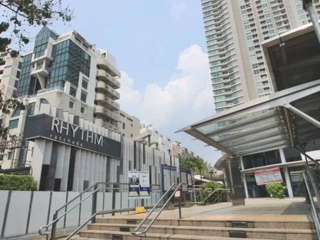 ให้เช่าด่วน Rhythm รัชดา ติด MRT รัชดา วิวสระสวย ชั้น 26 ใกล้ Central ลาดพร้าว