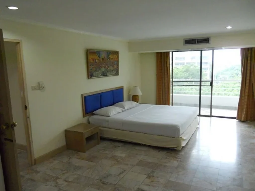 Condo for sale Pattaya Hill Resort at Pratumnak -2 BR 92 sqm a corner unit with pool and ocean view Investment Item