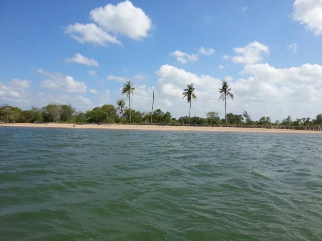 ขายที่ดินติติดทะเล หาดส่วนตัว เมืองกระบี่ 12ไร่ ขายรวม 96000000 ล้าน ทำเลดี ติดชายหาด หาดทรายขาว