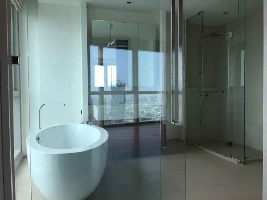 Urgent sale 2 bedrooms very high floor in The River Condominium only 160KSqm