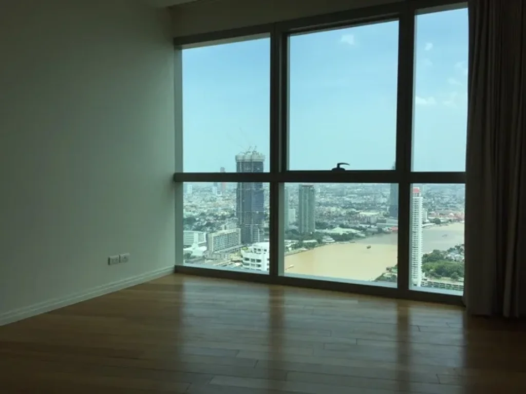 Urgent sale 2 bedrooms very high floor in The River Condominium only 160KSqm