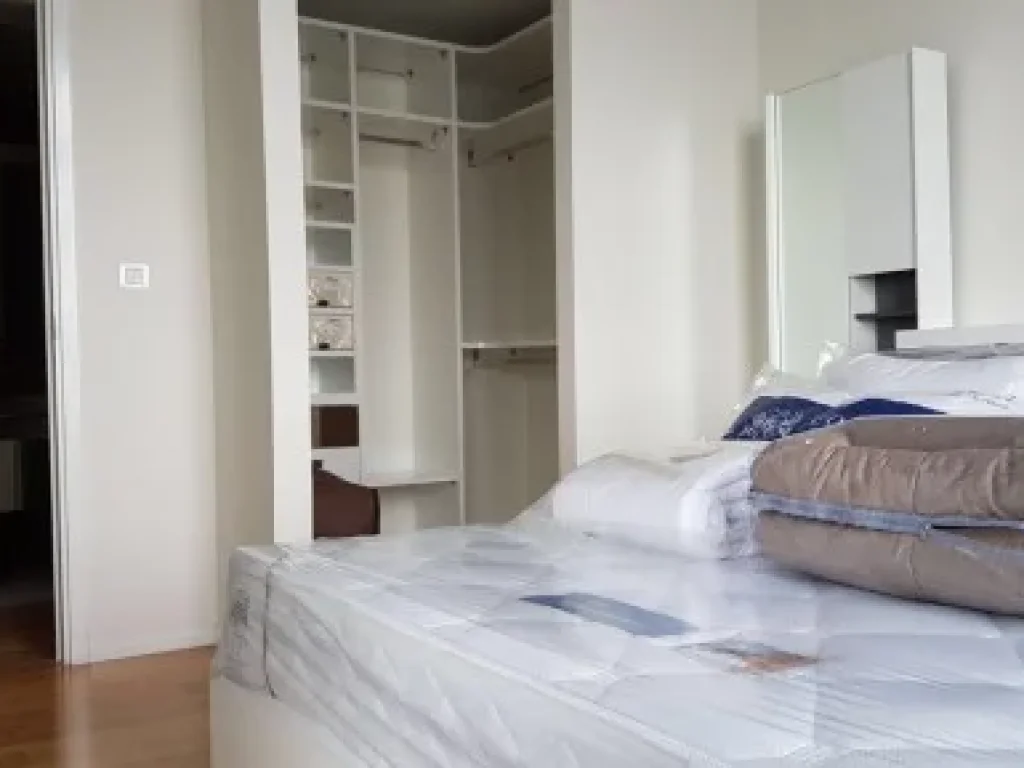 Beautiful 1 Bedroom 48 sqm level 36 With walk in closet Near Phetchburi MRT