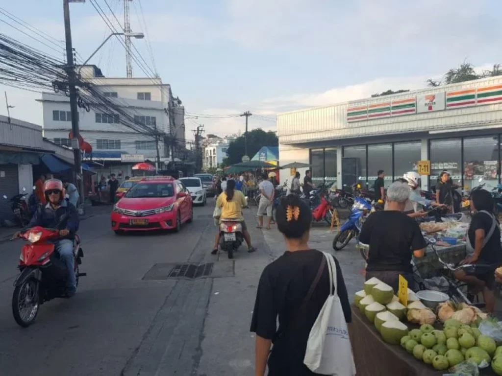 ที่ดิน ลาดพร้าว 87 แยก 6 เนื้อที่ 128 ตรว แปลงมุม ติดถนน 2 ด้าน 1 กมรถไฟฟ้าสายสีเหลืองลาดพร้าว กว้าง 31 ม X ลึก 165 ม ขาย ตรวละ68000 บาท