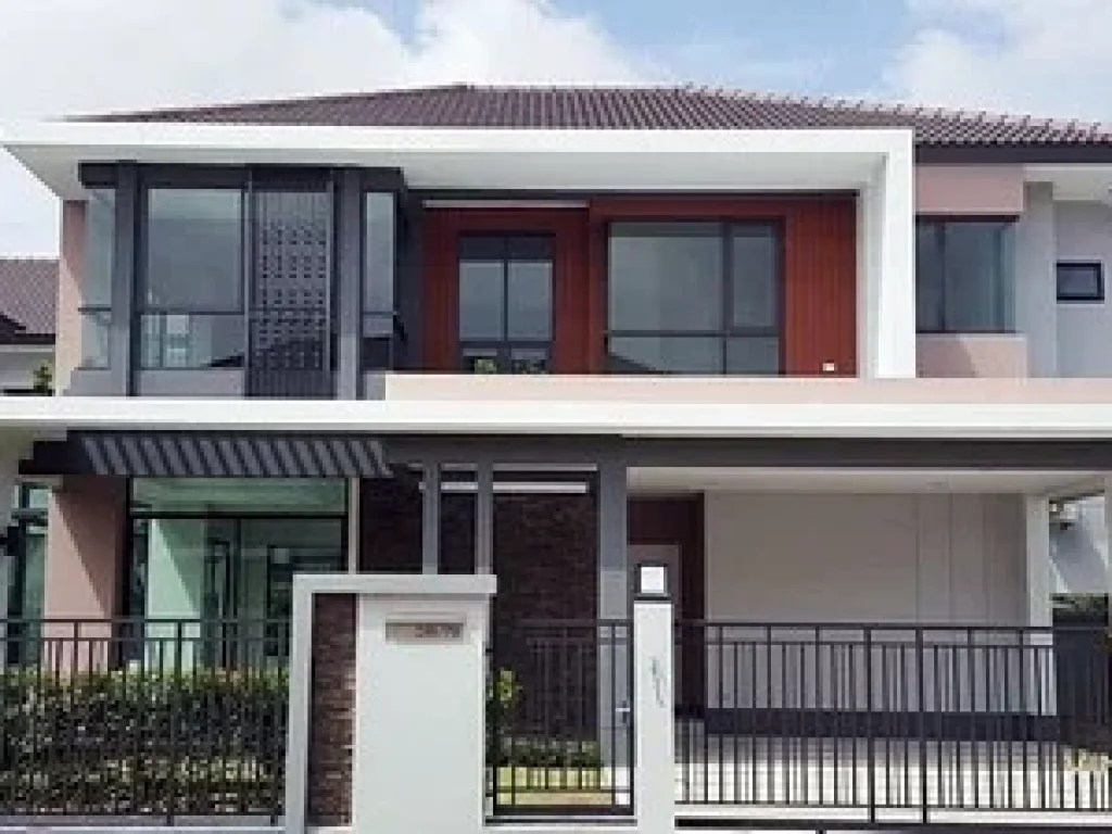 For rent The Grand Bangna-Wongwaen detached home 75 sq yard 227 sqm 4 BR 4 RR with very beautiful furnished