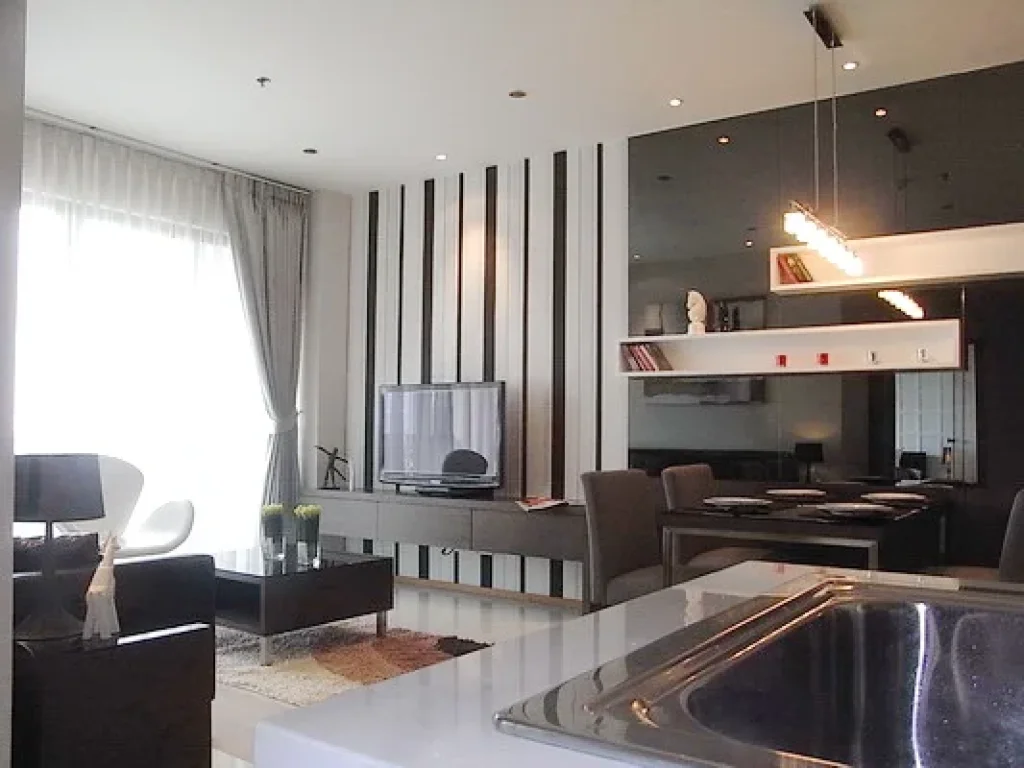 เช่า FOR RENT THE EMPORIO PLACE SUKHUMVIT 24 1 bed 65 Sqm50000 Luxury Decorated High Floor HOT DEAL