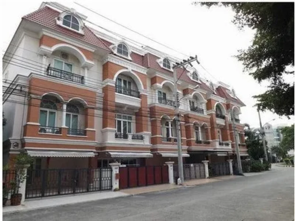 ให้เช่า ทาวน์โฮม 3 ชั้น โครงการ Casa City Ladprao ซอยโยธินพัฒนา 3 ห้องมุม