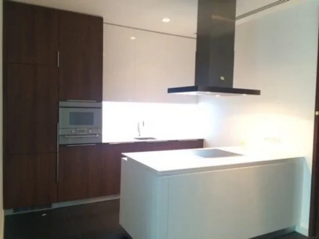 For sale Exclusive Ratchadamri Living Condo 185 Rajadamri near Lumpini Park BTS Ratchadamri