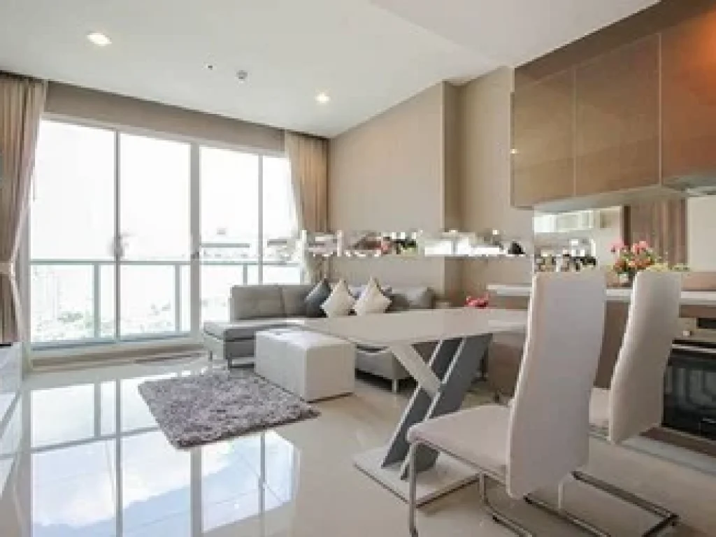 T081 ให้เช่า MENAM RESIDENCES ใกล้ BTS สะพานตากสิน ชั้น 19  51 ตรม เฟอร์ครบ 50000 บาทต่อเดือน