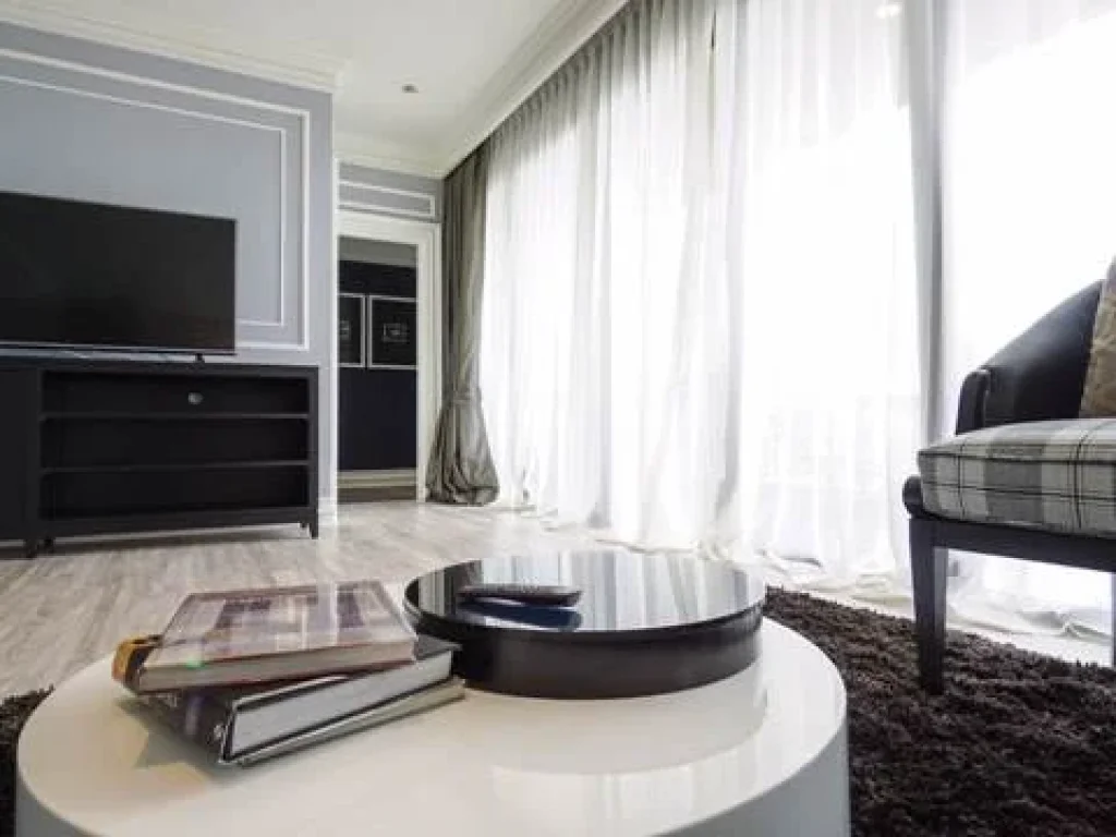 SALE with tenant Top Floor Modern Luxury Penthouse at The Emporio Place Sukhumvit 24