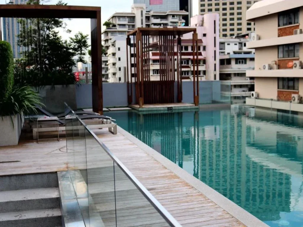 ขายคอนโด row rise บนทำเลใจกลางเมือง The Circle S Condo Sukhumvit12