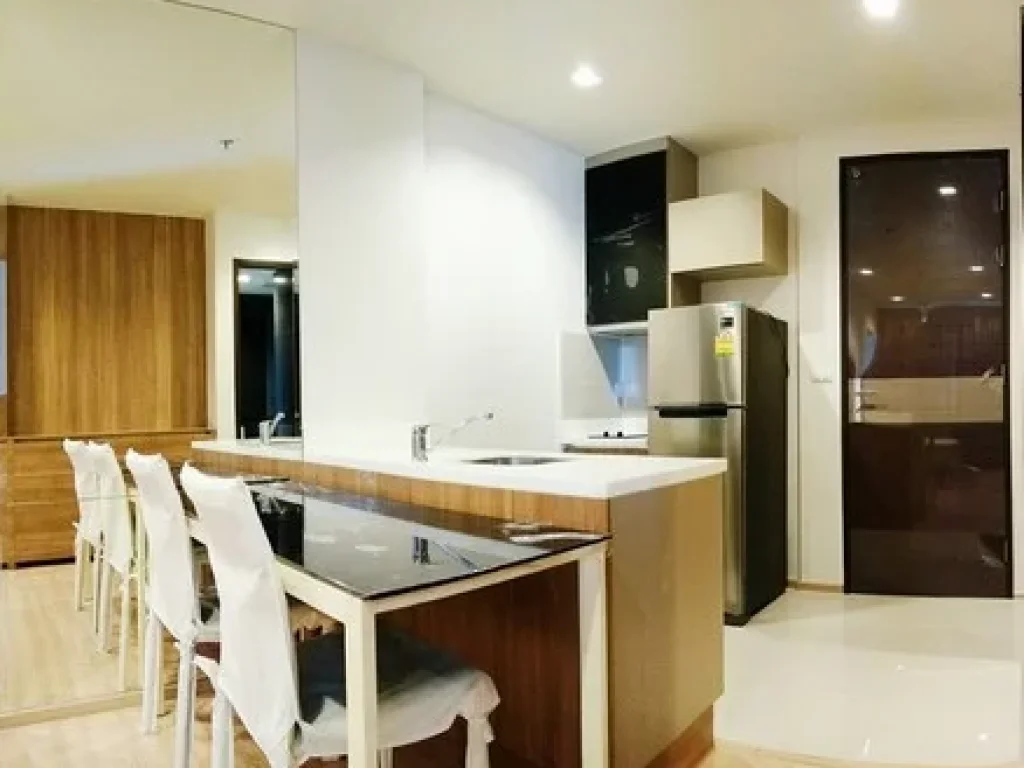 RENT Sathorn RHYTHM Sathorn good condition new room