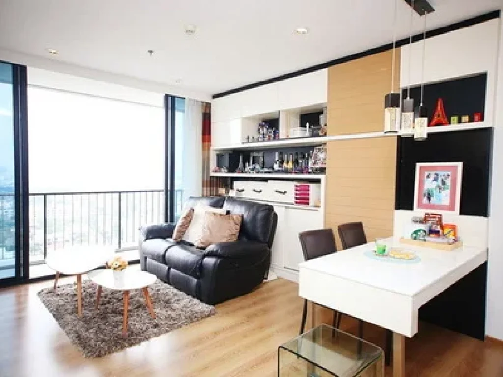 ขายหรือให้เช่า THE ISSARA LADPRAO ใกล้ MRT ลาดพร้าว ห้องมุม 52sqm 1bed ชั้นสูง