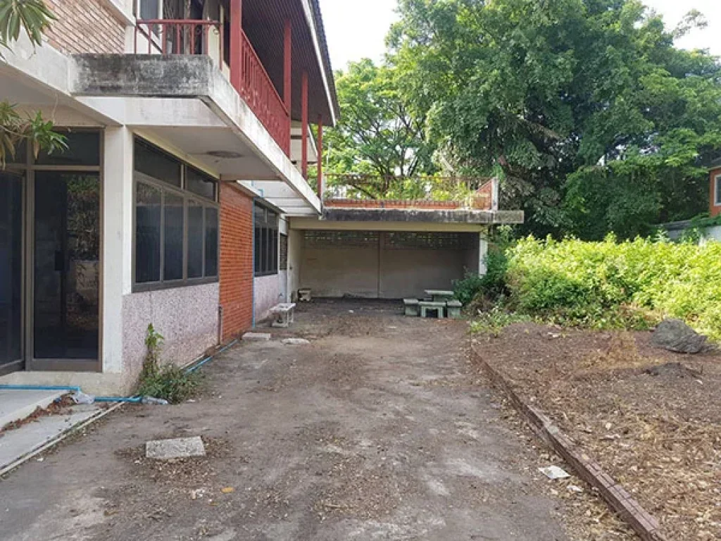 ขายด่วน บ้านเดี่ยวปรีดี 42 และ 1 ที่ดินเปล่า เหมาะสำหรับสร้างบ้าน For Sale Single House Pridi 42 amp 1 Land Plot Same Compound Good for renovation