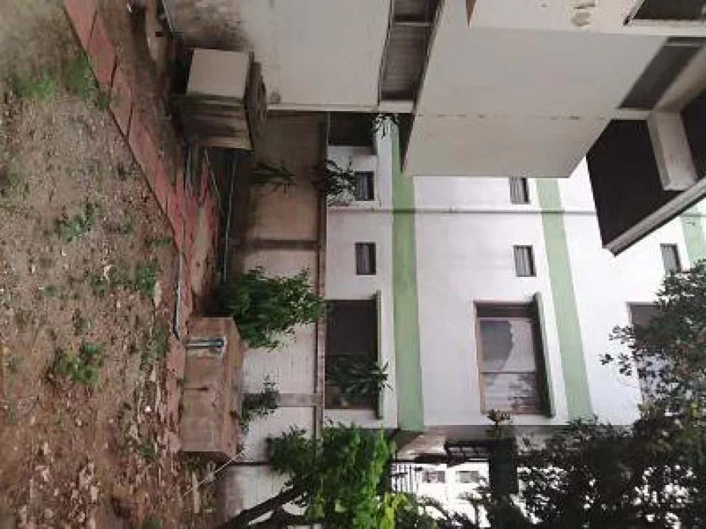 Land with old house for sale easy convenient go to Klong ton Airport link