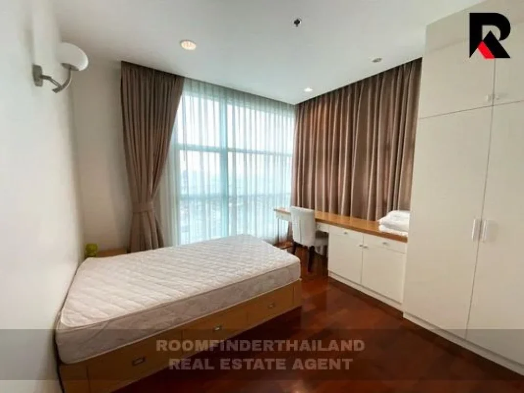 เช่า FOR RENT CHATRIUM RIVERSIDE CONDOMINIUM 3 beds 3 baths 185 Sqm75000